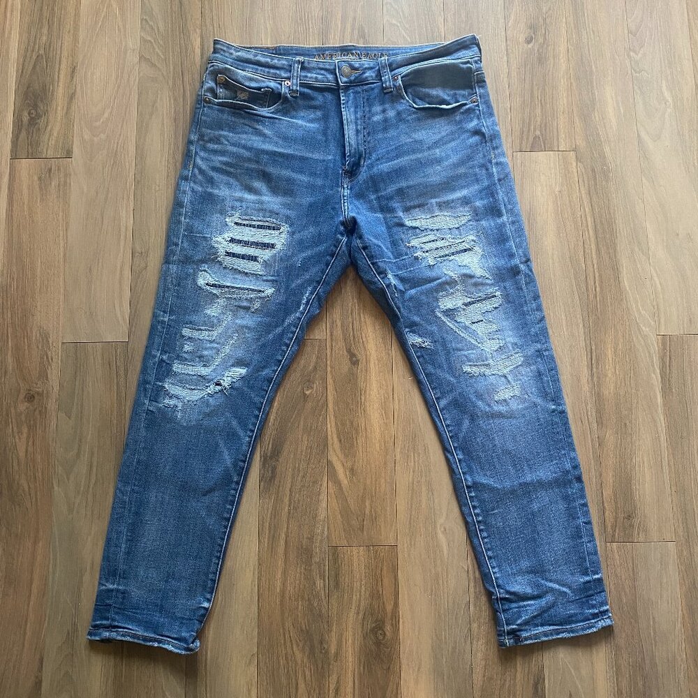 American Eagle Blue Distressed Denim 32x32